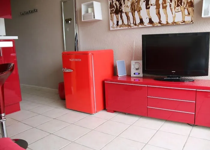 17, Héliopolis L Au Village Naturiste Agde