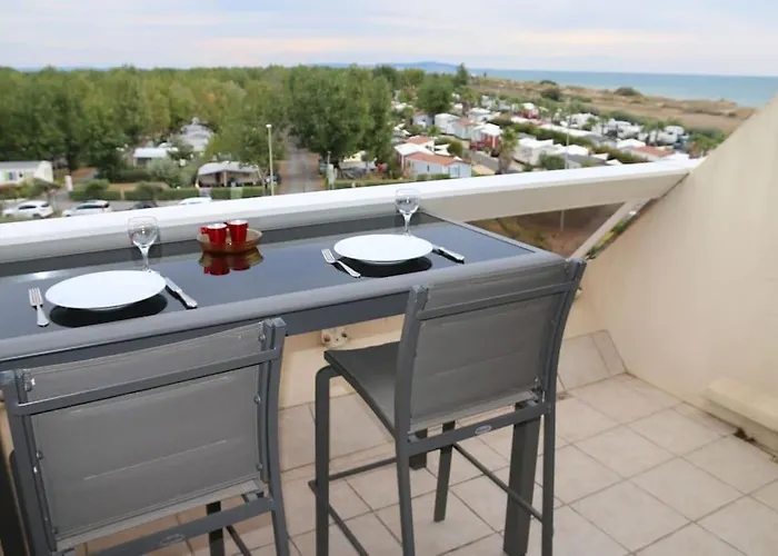 17, Héliopolis L Au Village Naturiste